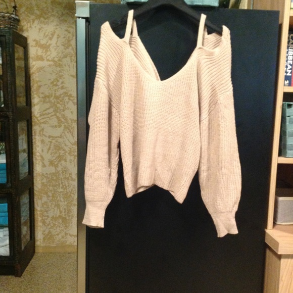 Blush knit sweater with twist back or front - Picture 2 of 6